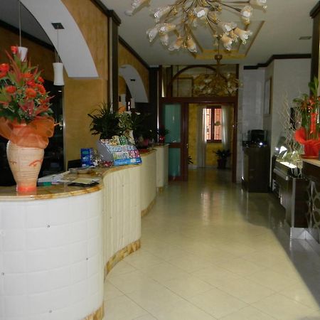 Hotel Mi.Ro. Казальнуово-ді-Наполі Екстер'єр фото